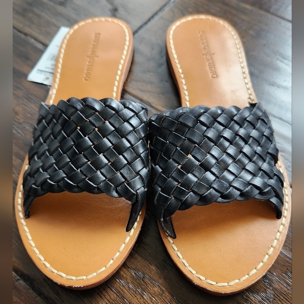 Sutton Studio Womens Black Leather Flat Sandals Shoes, size 8 Medium SUP18035